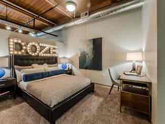 Building Photo - 401 E Illinois St