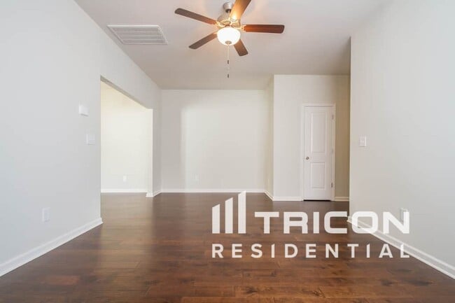 Building Photo - 406 Riverwood Ct