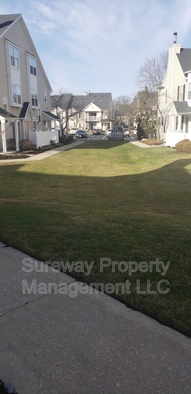 Photo - 1505 Saxony Dr Townhome