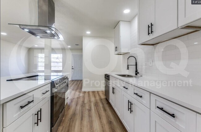 Foto del edificio - 1207 Crestridge Dr