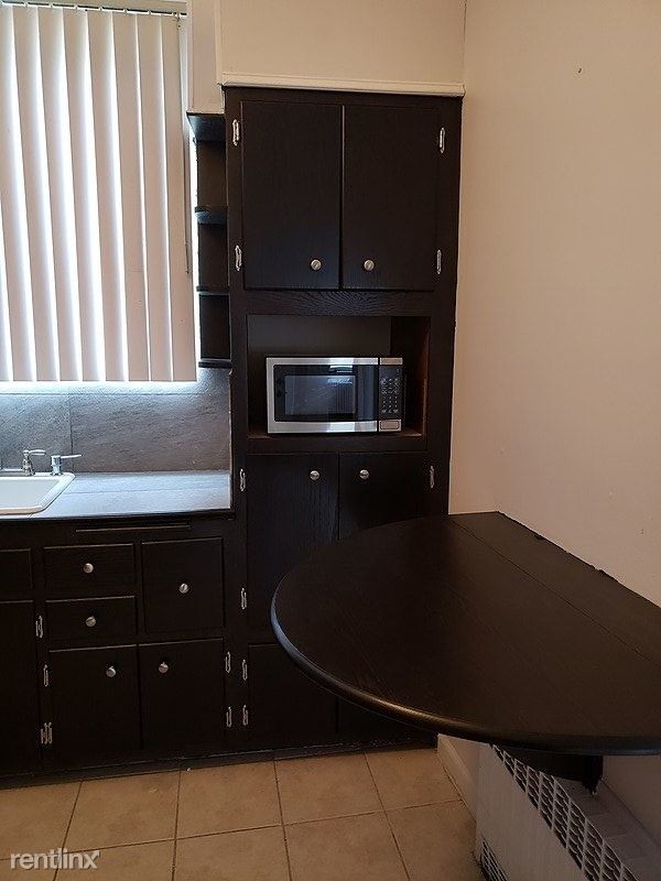 Foto del edificio - 3 br, 1 bath Apartment - 5210 Grand Avenue 2