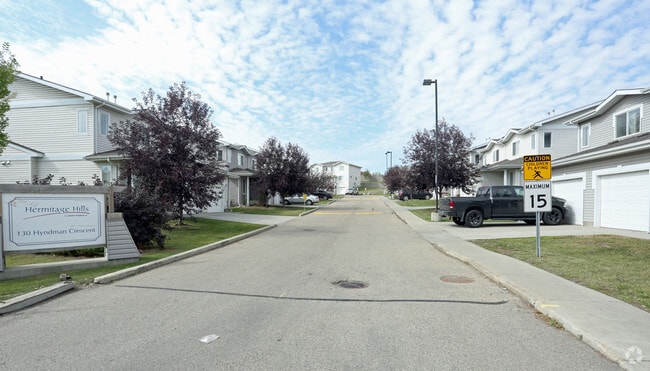 Building Photo - Cavell Ridge Townhomes