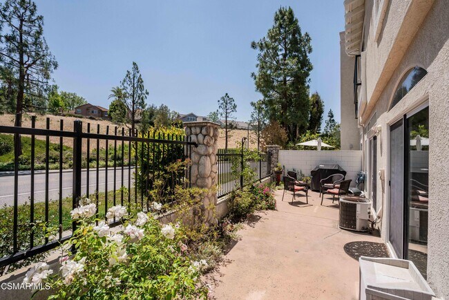 Foto del edificio - 11529 Treeview Ct