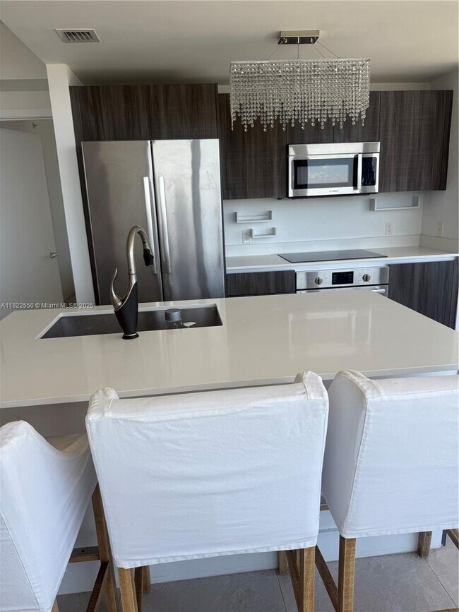 Foto del edificio - 488 NE 18th St