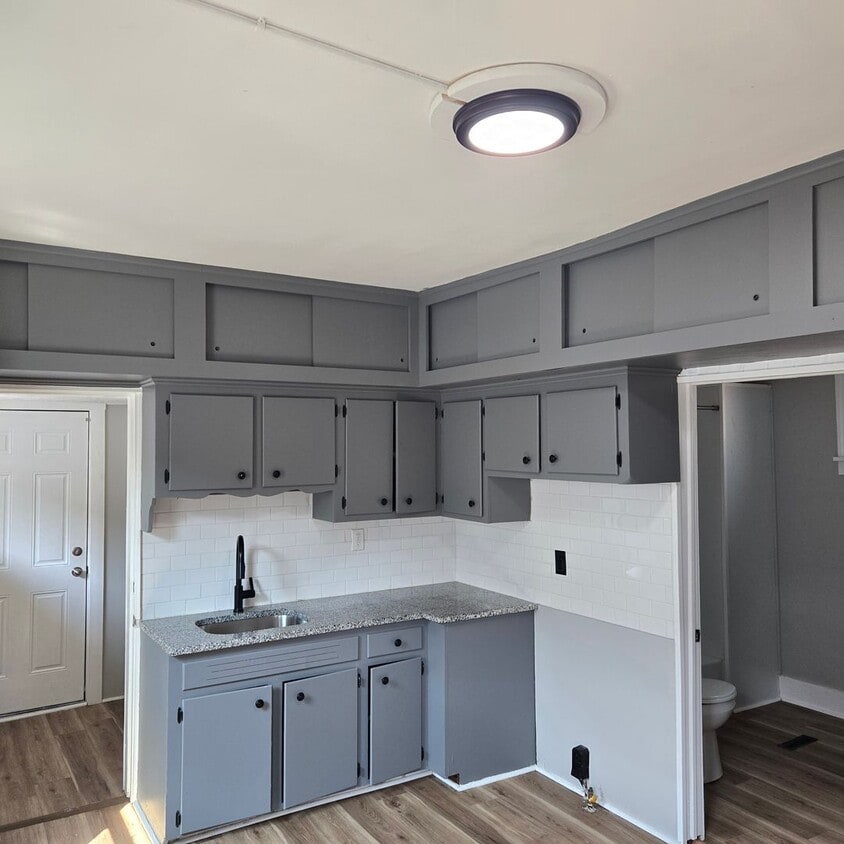 Foto principal - 3 Bed Single Family with Huge Kitchen and ...