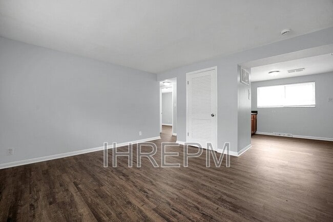 Building Photo - 2279 Holt Ave
