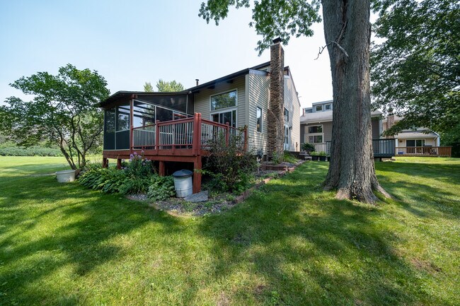 Foto del edificio - 3477 Pilgrim Ln N