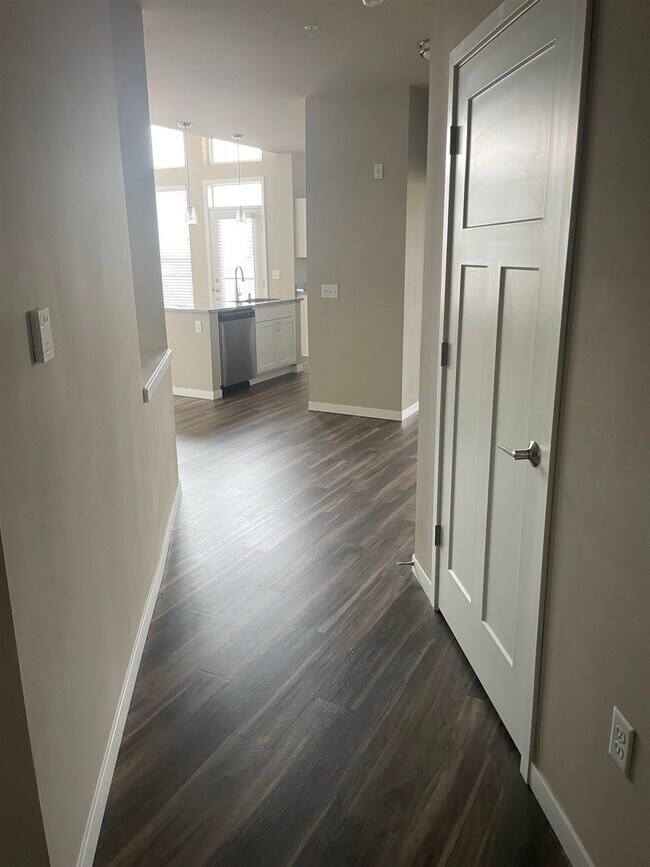 Foto del edificio - 4708 Creekwood Ln