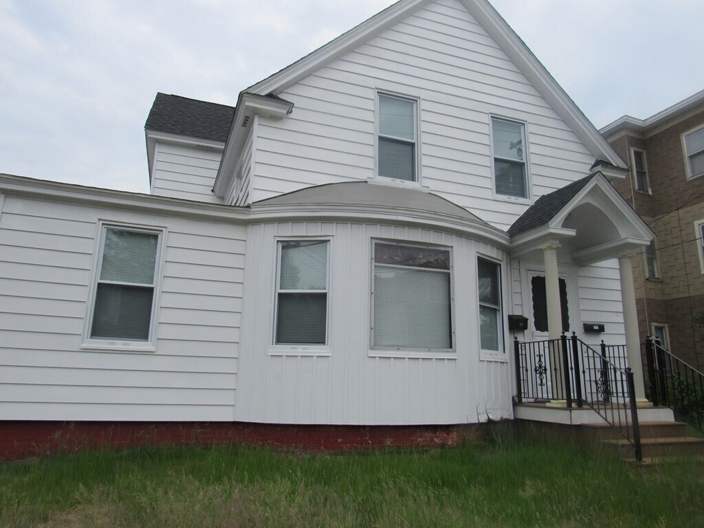 Primary Photo - 199 Stafford St