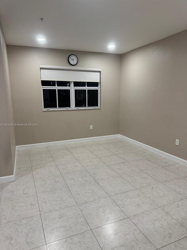 Foto del edificio - 230 NW 109th Ave