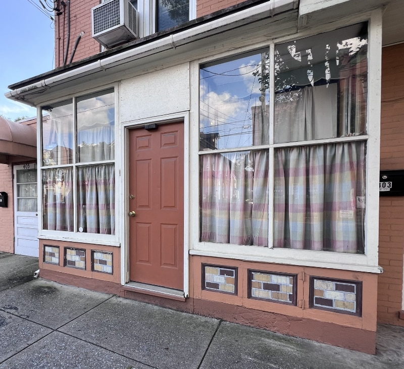 Primary Photo - 405 W Race St