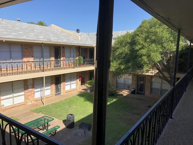 Foto del edificio - 2901 Travis Ave