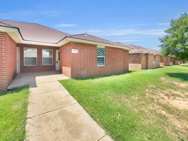 Building Photo - 511 N Brentwood Ave