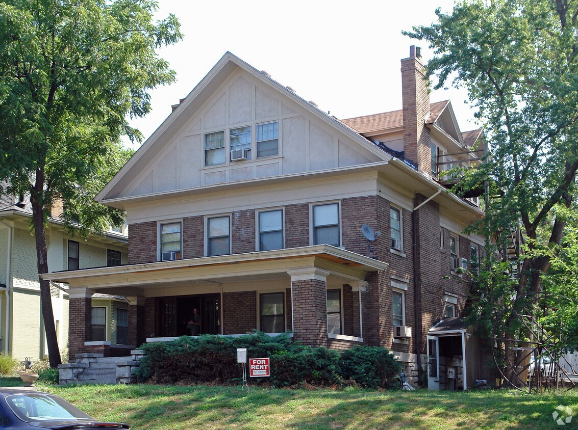 4155 Warwick Blvd, Kansas City, MO 64111 Apartments in Kansas City