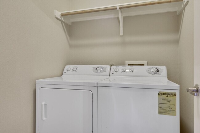 Foto del edificio - 3800 Autumn Bay Dr, Austin, Texas 78744