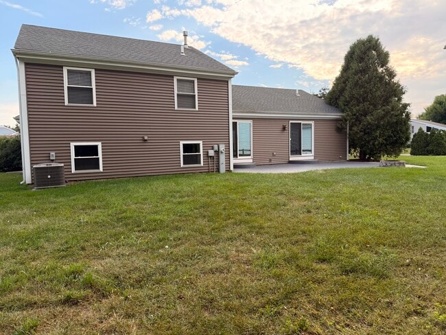 Building Photo - 700 Woodbine Ln