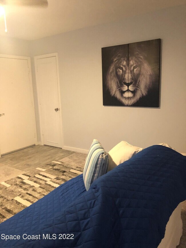 Foto del edificio - 115 E Colonial Ct