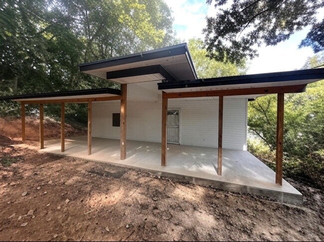 Foto del edificio - 814 Beaman Lake Rd