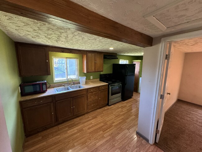 Building Photo - 456 W Gravel Ln
