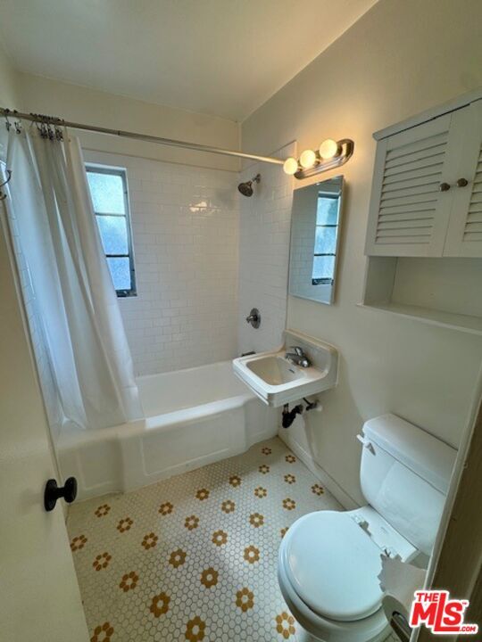 Foto del edificio - 2103 Oak St