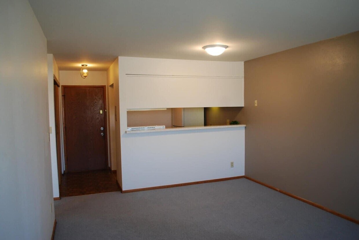 Foto principal - 5625 W Brown Deer Rd