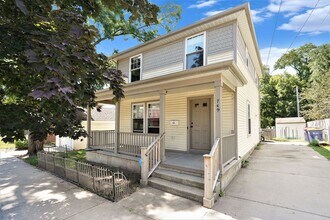 Building Photo - 749 Dolbee Ave SE