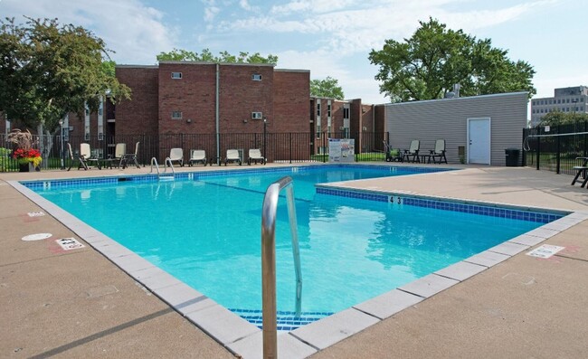 Interior Photo - Rose Mall Apartments