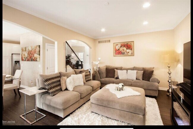 Building Photo - 13833 Grandeur Ave