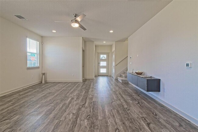 Building Photo - 10410 Fulton Ave