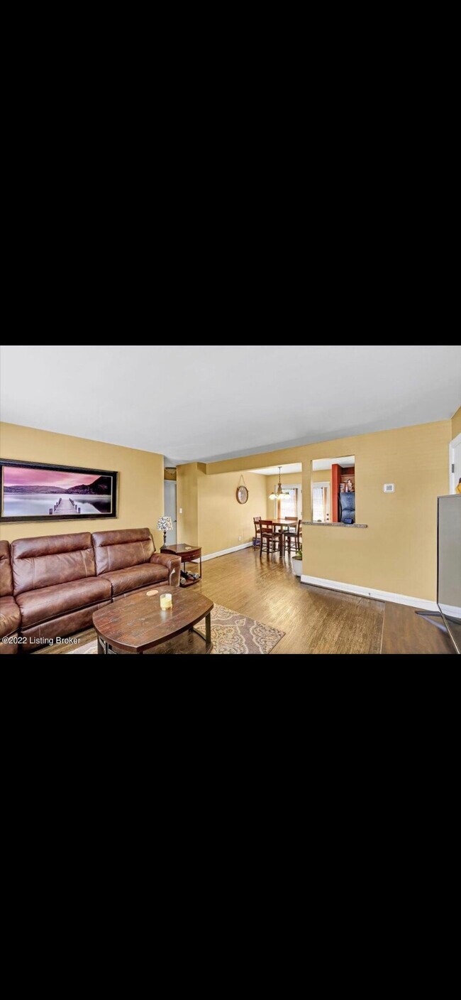 Building Photo - 2100 Spring Dr