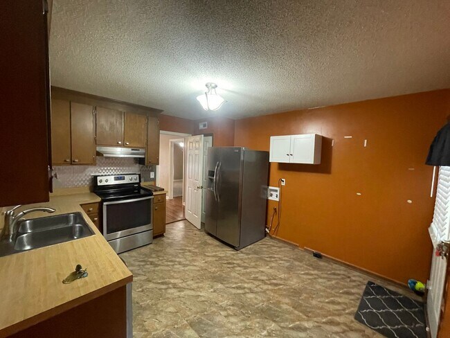 Building Photo - 3317 Christopher Dr NW