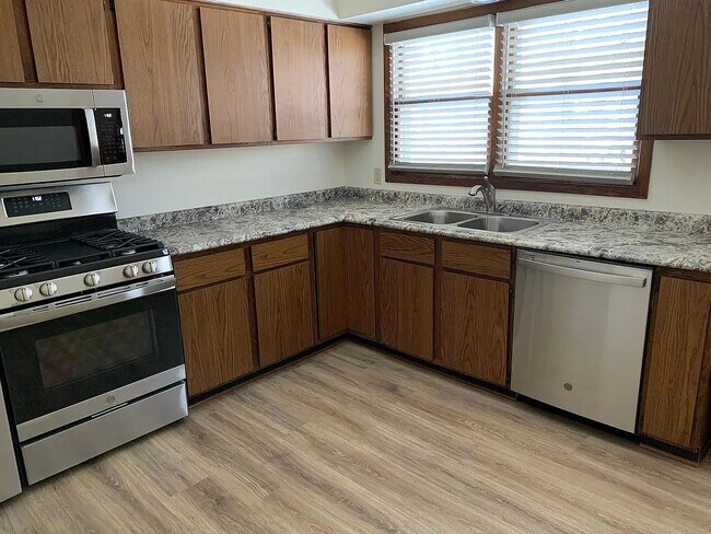 Foto del edificio - 4687 3rd St NE