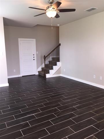 Building Photo - 1025 Skyview Ct