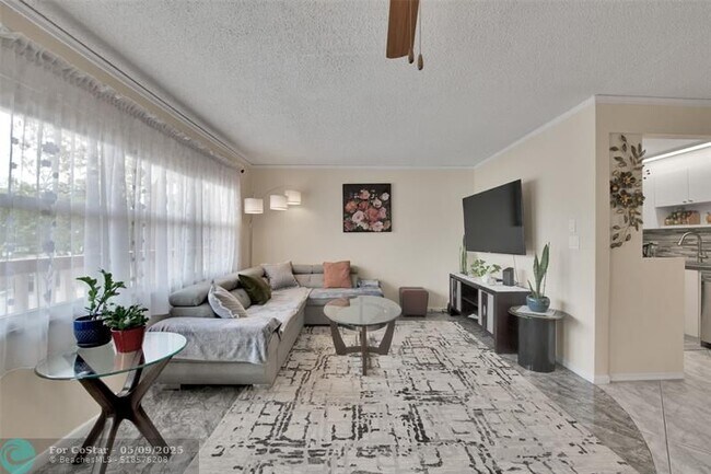 Building Photo - 4302 Martinique Cir