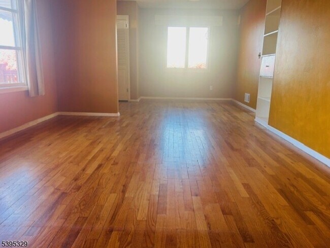 Foto del edificio - 120 Parsippany Rd