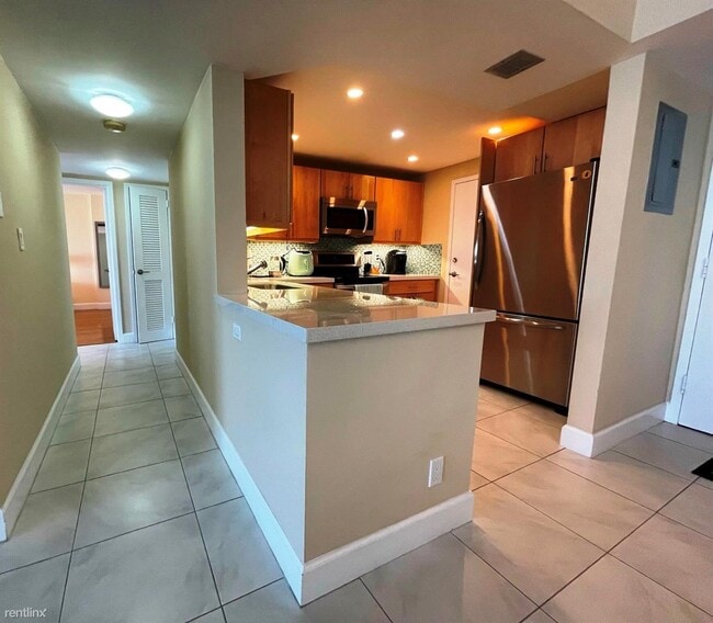 Building Photo - 2 br, 2 bath Condo - 1170 N Federal Hwy Ap...
