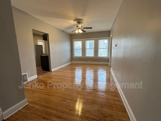 Foto del edificio - 856 N Mayfield Ave