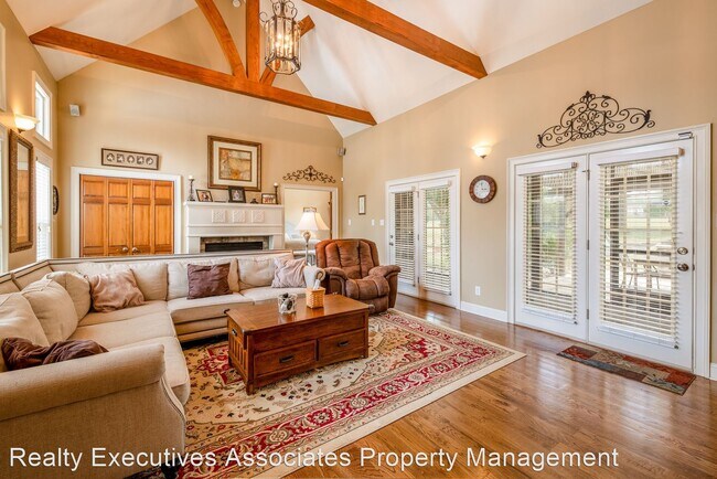 Building Photo - 4 br, 3 bath House - 3815 Mary Frances Drive
