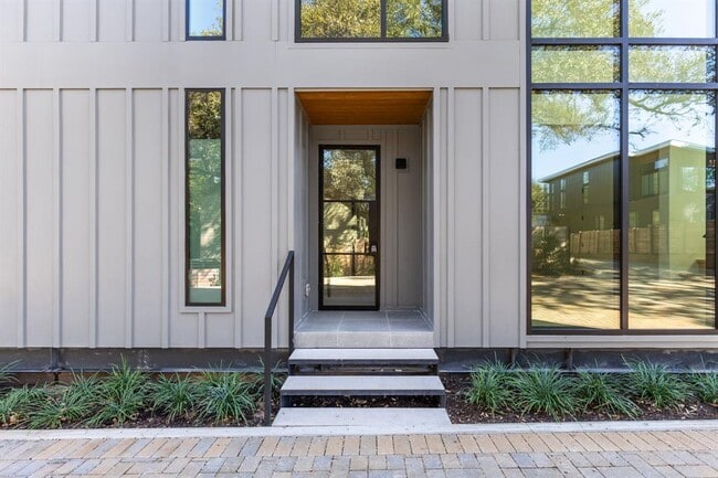 Foto del edificio - 1603 Chelsea Ln