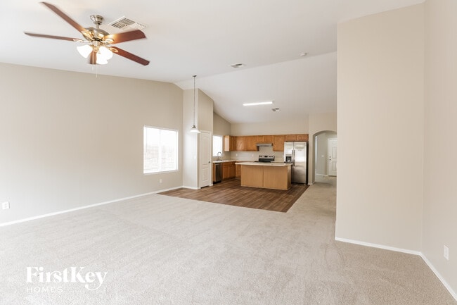 Foto del edificio - 2003 W Burgess Ln