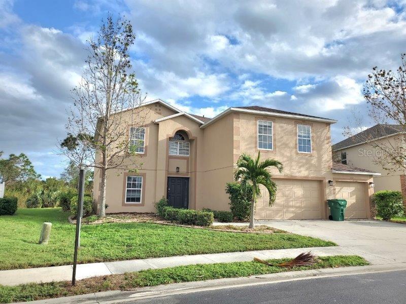 Foto principal - 2720 Suncoast Lakes Blvd