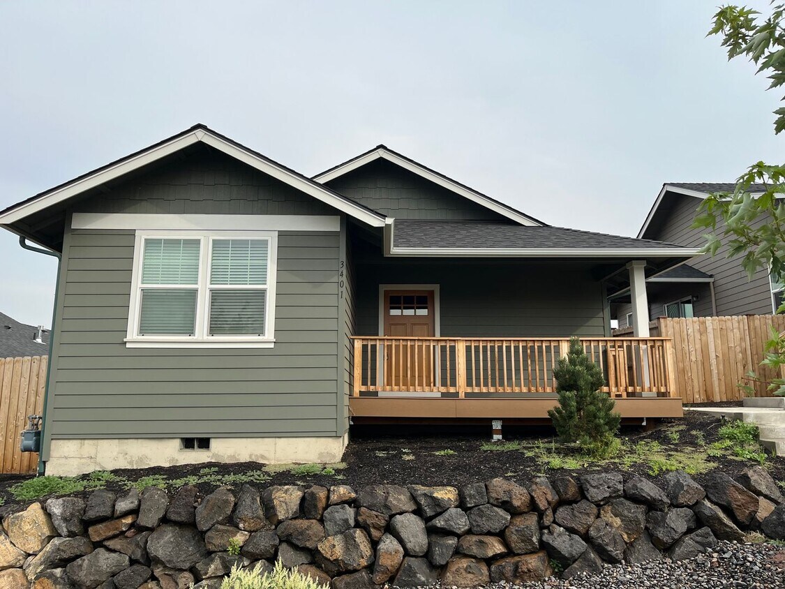Primary Photo - Pet Friendly, Single Level 3 Bedroom Home ...