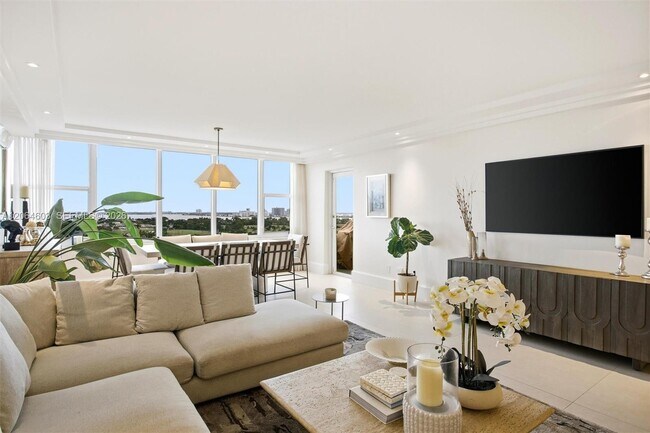 Building Photo - 5600 Collins Ave