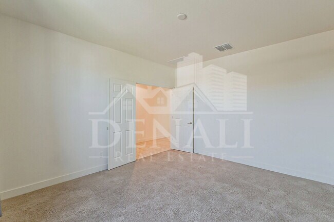 Foto del edificio - 10962 W Taylor St
