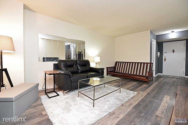 Building Photo - Studio, 1 bath Condo - 160 Overlook Ave