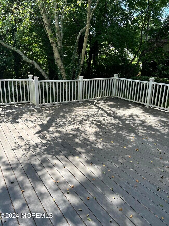 Building Photo - 216 Bendermere Ave