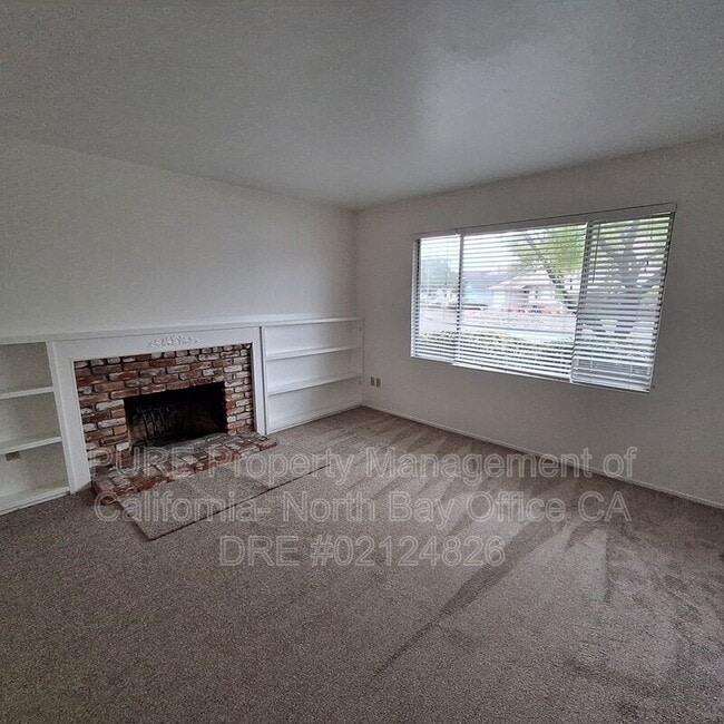 Building Photo - 1023 Santa Clara Ln