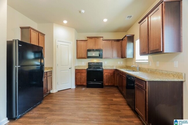 Foto del edificio - 275 Smith Glen Dr