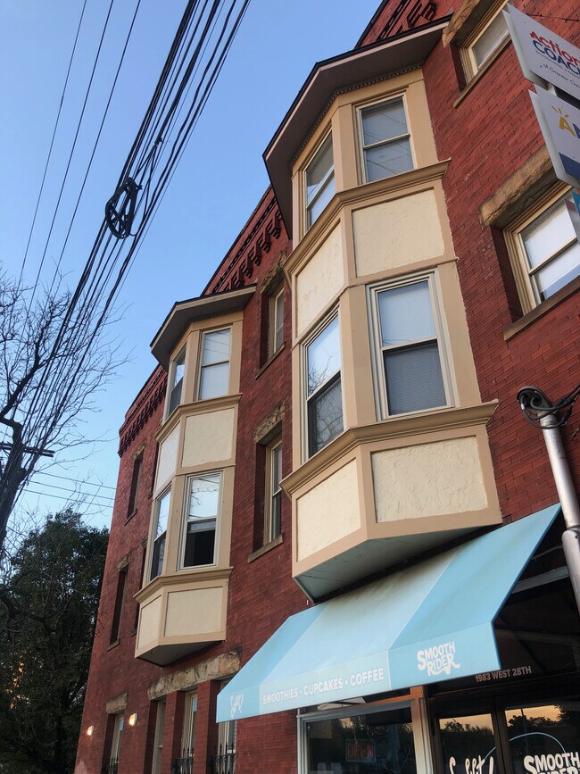 bay windows - 1985 W 28th St