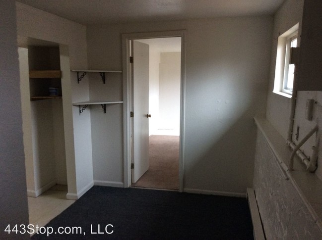 Building Photo - 6160 N East Circle Dr